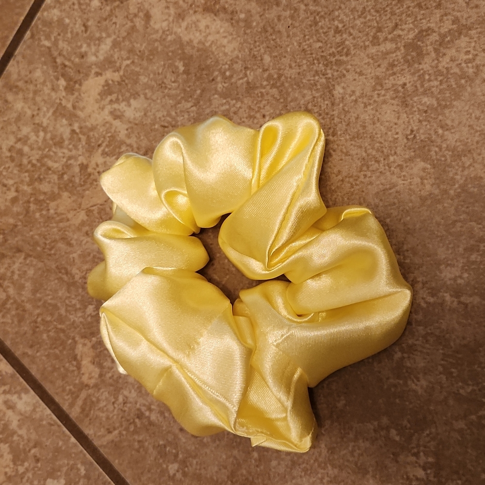 🐻 New Hair Scrunchie
